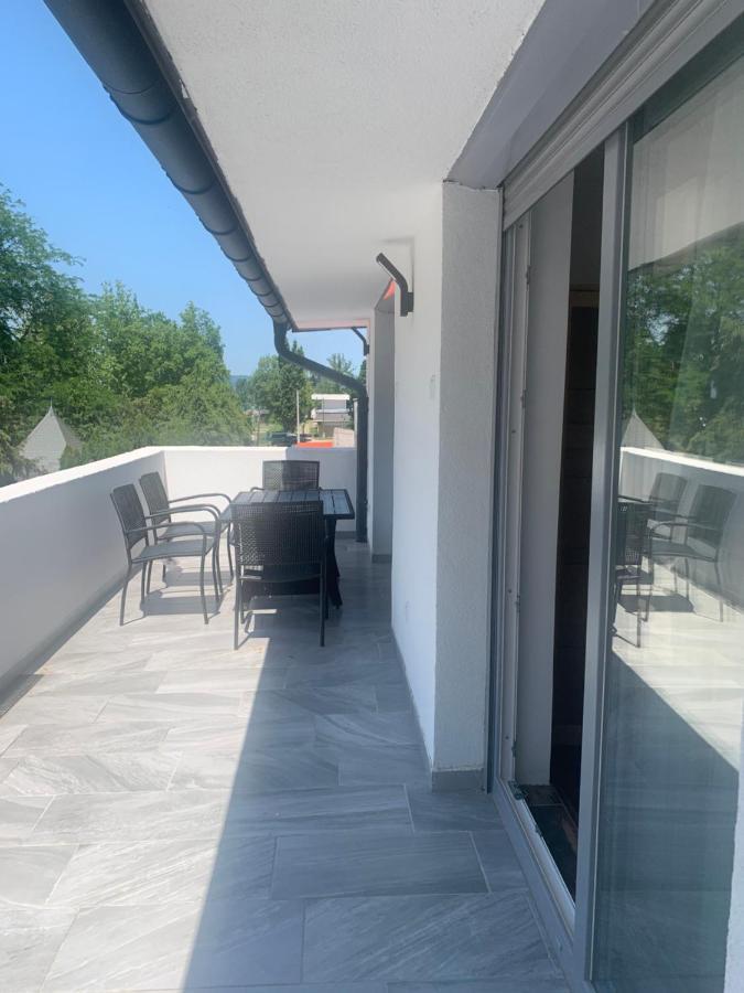 City Panzio Balatonlelle Bagian luar foto